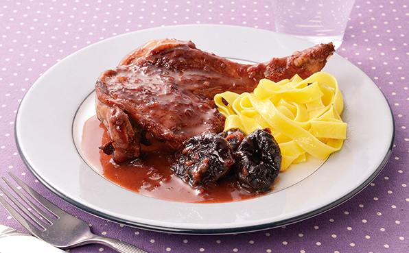 鶏肉の赤ワイン煮 レモン風味