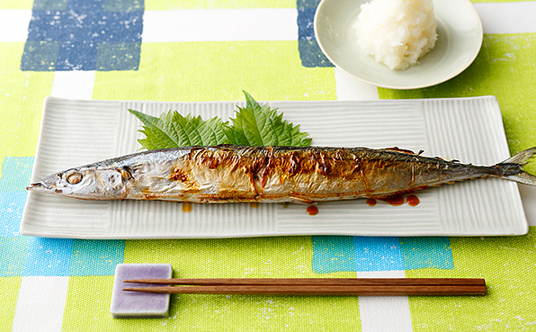 焼きさんまのレモンおろし添え